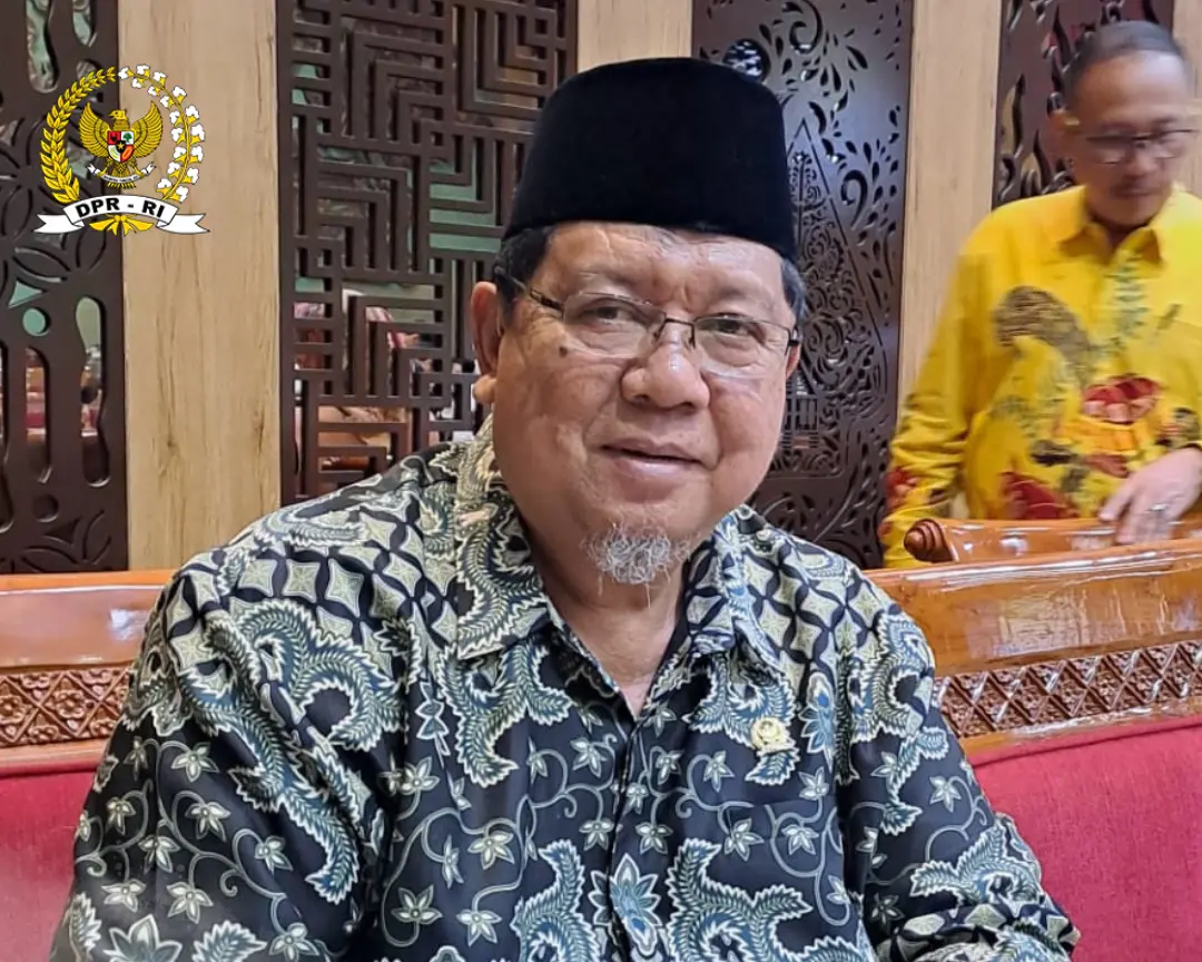 Photo-Red-Modern-Daily-Quote-Motivational-Instagram-Post-e1759502106976